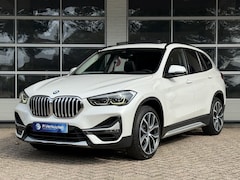 BMW X1 - xDrive25i X LINE | PANORAMA | NAVIGATIE PLUS | STOELVERWARMING | CAMERA | HEAD UP |