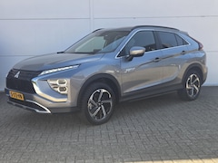 Mitsubishi Eclipse Cross - 2.4 PHEV Intense+ / Camera / Navi / Trekhaak 1500 kg / Dealer Onderhouden / Fabrieks garan