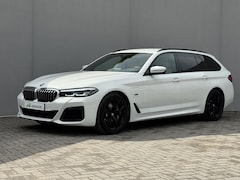 BMW 5-serie Touring - 530e High Executive INDIVIDUAL / Dealer Onderhouden / Harman Kardon / 1.700 kg Trekgewicht