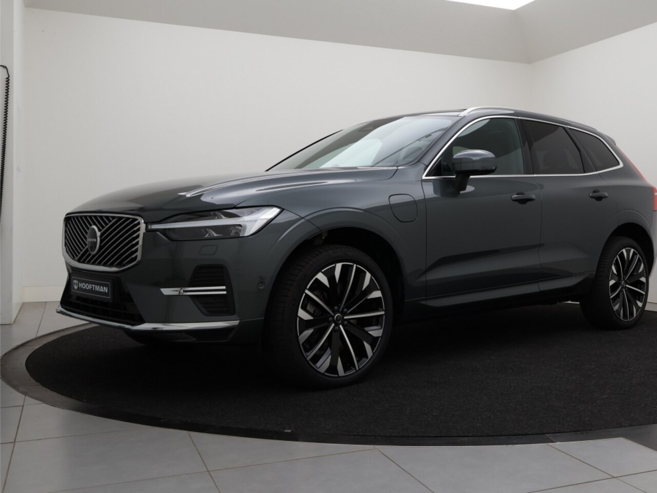 Volvo XC60 - T8 PLUG-IN HYBRID ULTRA EXECUTIVE EDITION 21INCH LUCHTVERING TREKHAAK B&W AUDIO - AutoWereld.nl