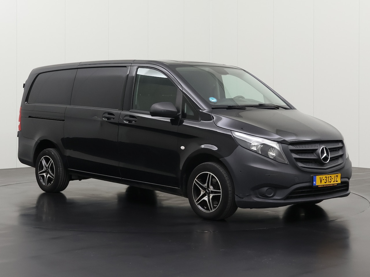 Mercedes-Benz Vito - 111CDI Lang Achterdeuren | Airco | Cruise | 3-Zits - AutoWereld.nl