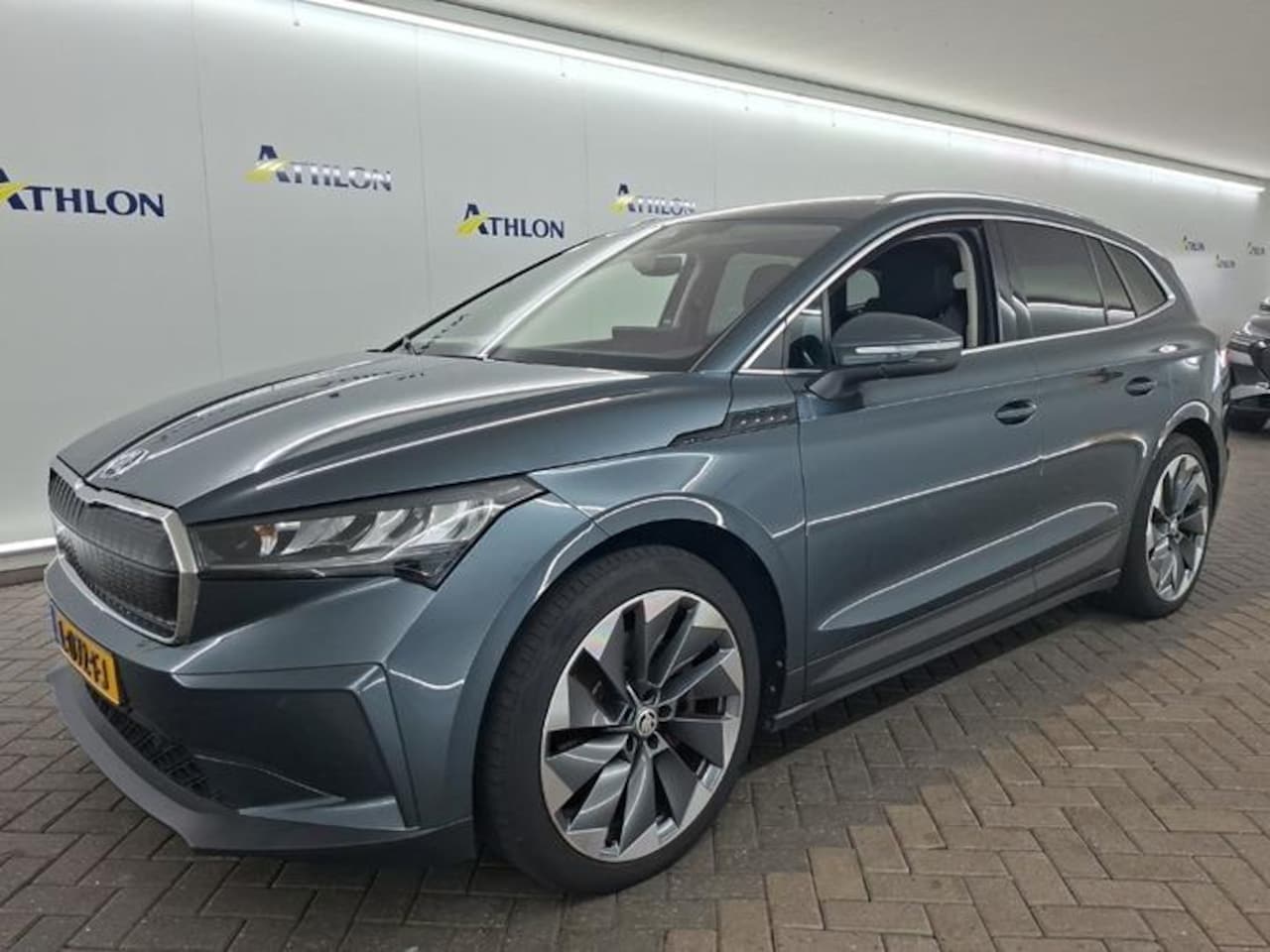 Skoda Enyaq iV - 80 (90% SOH) I STOELVERWARMING I P-CAMERA I KEYLESS ENTRY I NAVIGATIE - AutoWereld.nl