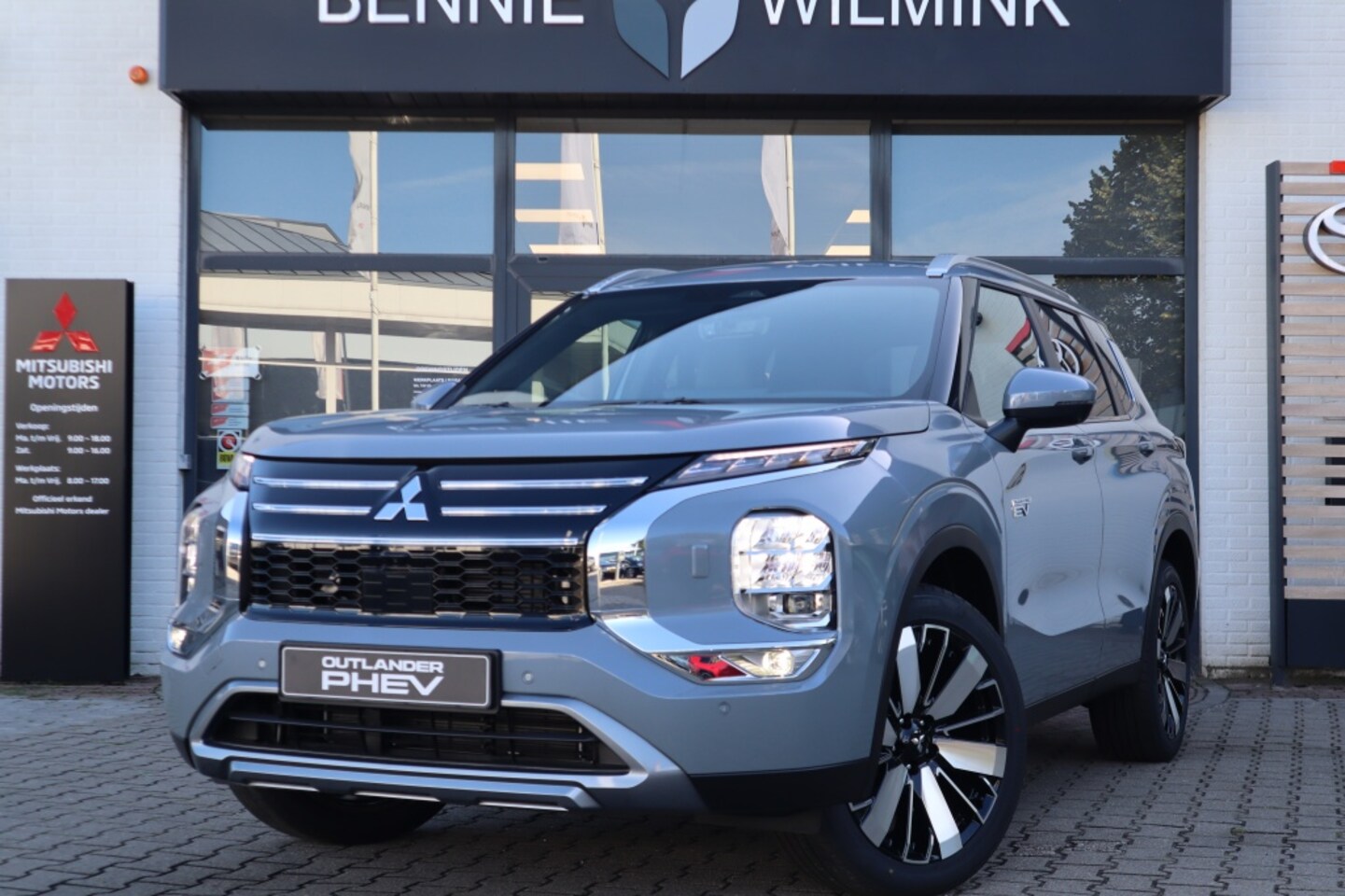 Mitsubishi Outlander - 2.4 PHEV Intense+ | Stoel/Stuur Verwarming | Apple/Android Auto | 360* Camera | - AutoWereld.nl