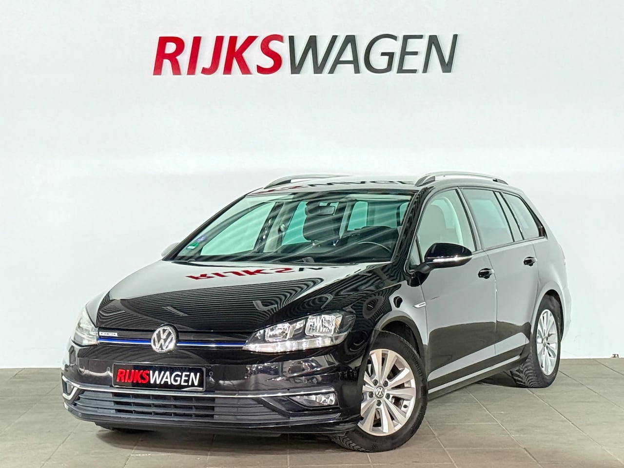 Volkswagen Golf Variant - 1.5 TSI Business Automaat/Massagestoel/Trekhaak/Carplay - AutoWereld.nl