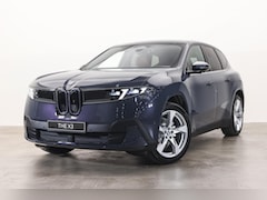BMW iX3 - 40 eDrive / Panoramadak / Multifunctionele Stoelen / Driving Assistant Plus / Stoelverwarm