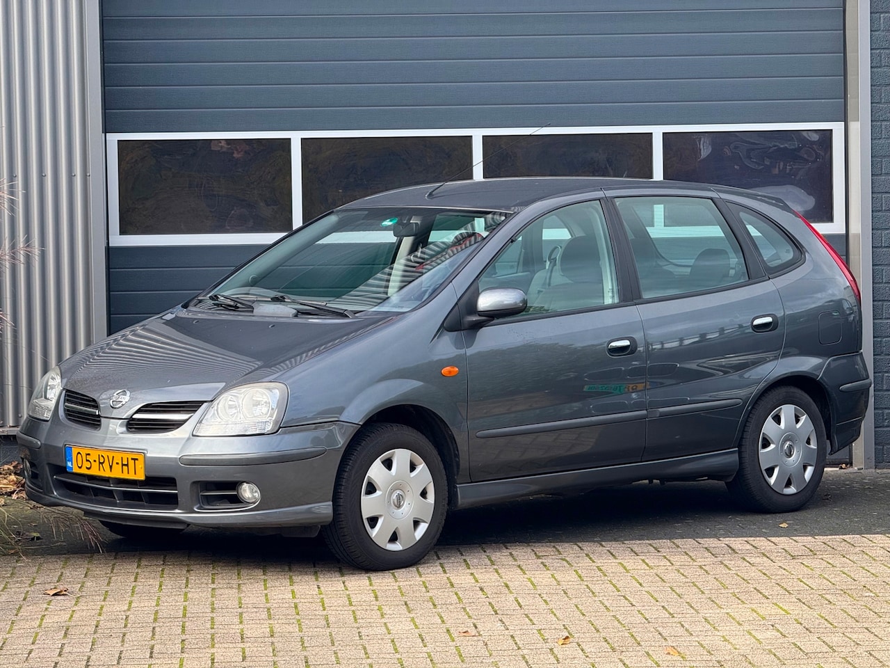 Nissan Almera Tino - 1.8 Acenta 2e EIG|NWE APK|NAP|CAMERA - AutoWereld.nl