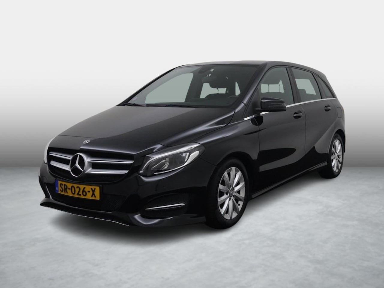 Mercedes-Benz B-klasse - 180 Bns+ Automaat Nav/Camera/Stoelverw./Led /4S.Banden/Comfort.Stoelen/Donkere.Hemel/Keyle - AutoWereld.nl