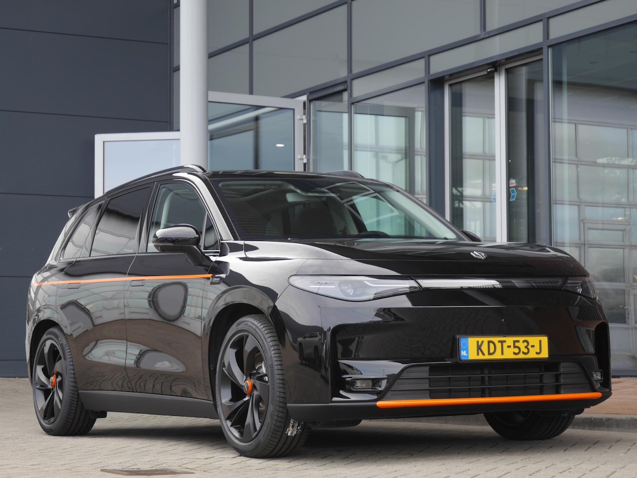 Leapmotor C10 - Design ProMax AWD 81.9 kWh | Irmscher | Dutch edition | Unieke auto 004/100 | Verlaagd | S - AutoWereld.nl