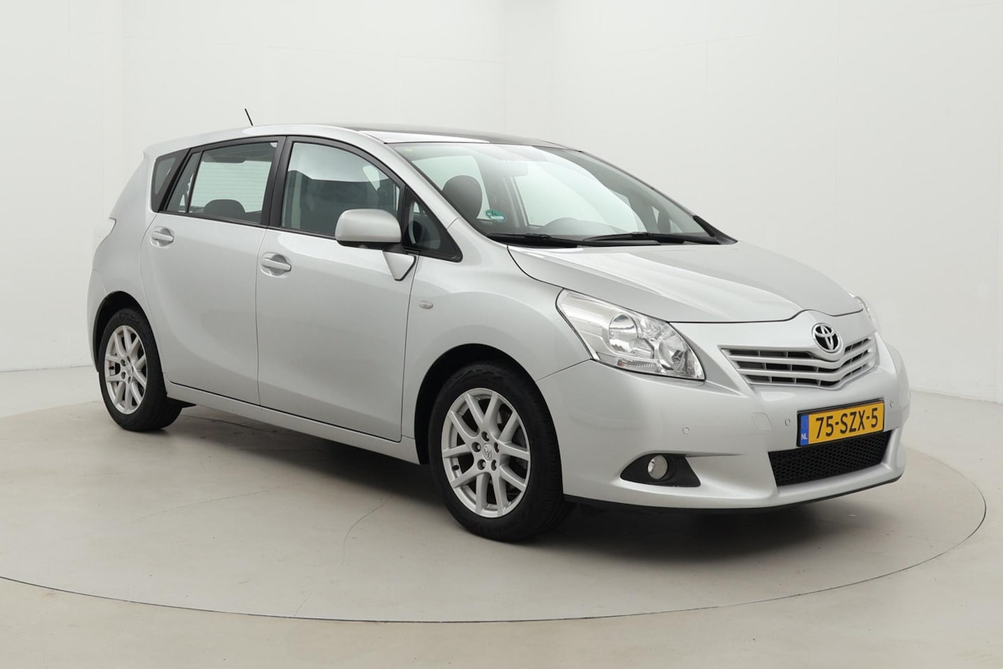 Toyota Verso - 1.8 VVT-i Business | Panoramadak | Trekhaak (1.300 KG) | Navigatie | Cruise Control | Clim - AutoWereld.nl