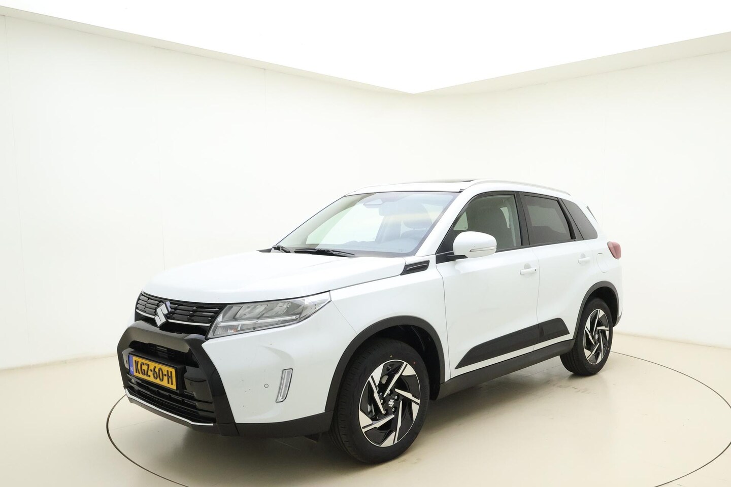 Suzuki Vitara - 1.4 Boosterjet Smart Hybrid Style | Navigatie | Cruise Control | Trekhaak | Automaat | Ach - AutoWereld.nl