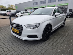 Audi A3 Limousine - 35 TFSI 1e Eigenaar | Dealer Onderhouden | Navi | 18" | PDC achter