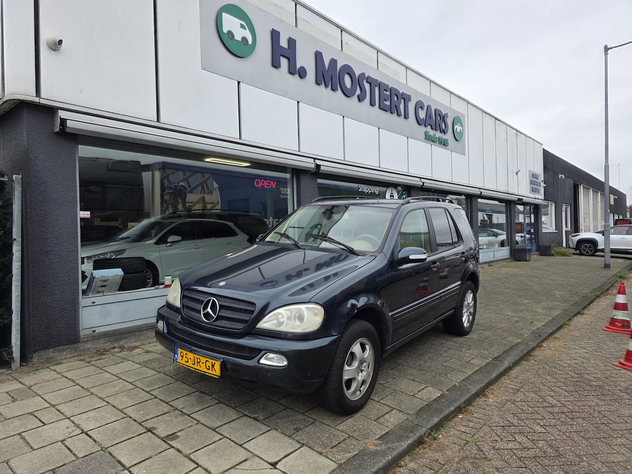 Mercedes-Benz M-klasse - 320 Leren bekleding AUTOMAAT Benzine Km.204444 - AutoWereld.nl