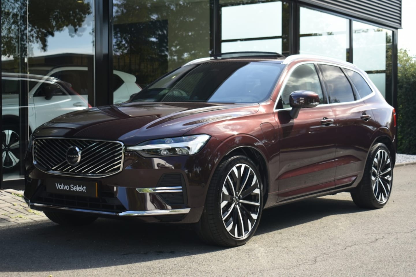 Volvo XC60 - T8 406pk AWD Ultra Bright Executive Edition | Trekhaak | Climate - AutoWereld.nl