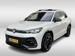 Volkswagen Tiguan - 1.5 eHybrid R-Line Edition / AUTOMAAT/ GARANTIE TM 09-2030/ 272 PK/ PANO/ LEER/ TREKHAAK/