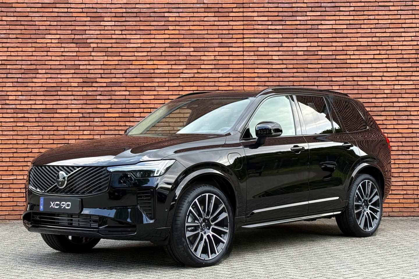 Volvo XC90 - 2.0 T8 Plug-in hybrid AWD Ultra Dark | DEMO DEAL | Luchtvering | Bowers & Wilkins | Panora - AutoWereld.nl