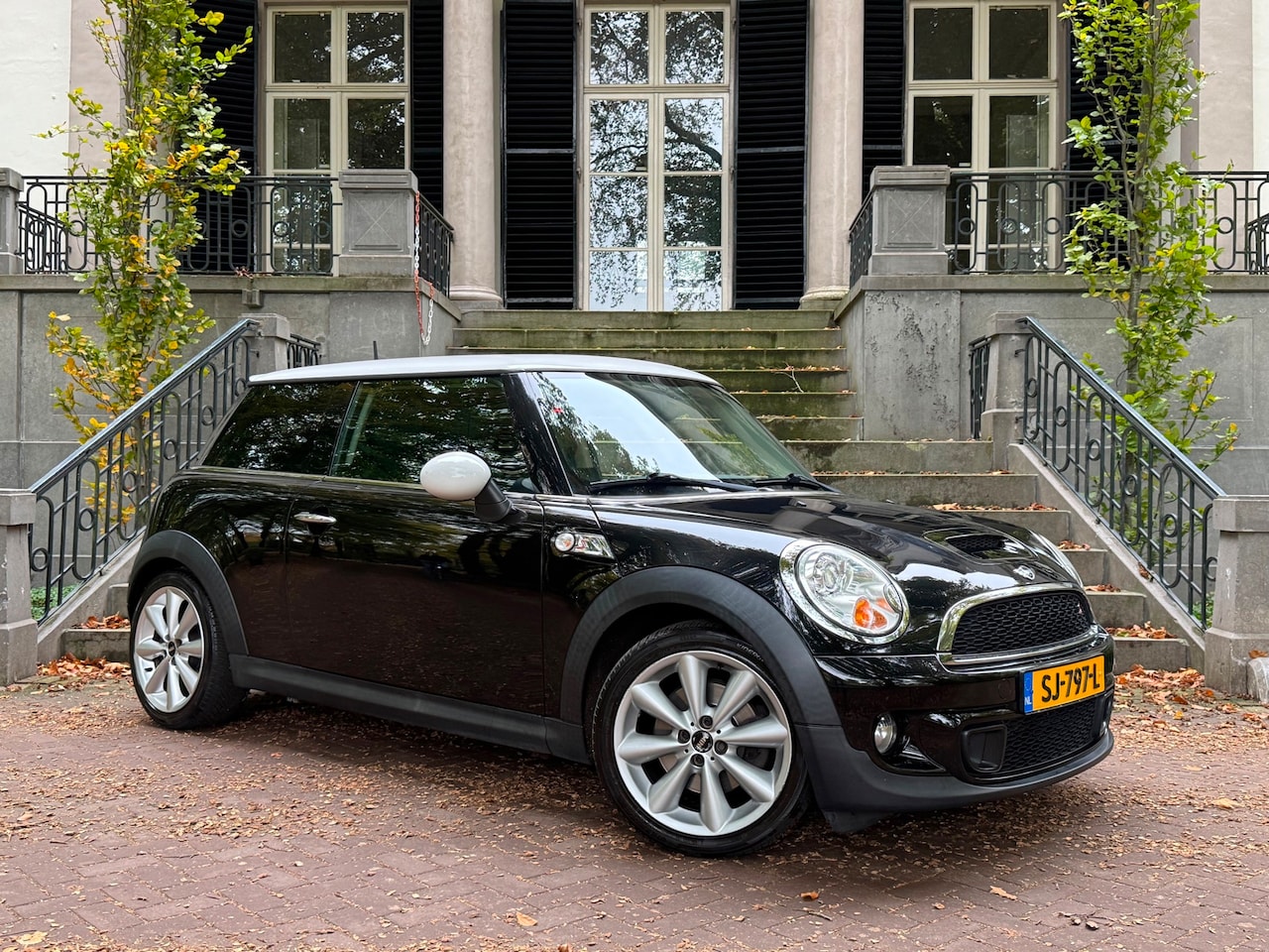 MINI 3-Deurs - 1.6 Cooper S 184Pk Navi Xenon Leder Climate Cruise Ctr Pdc - AutoWereld.nl