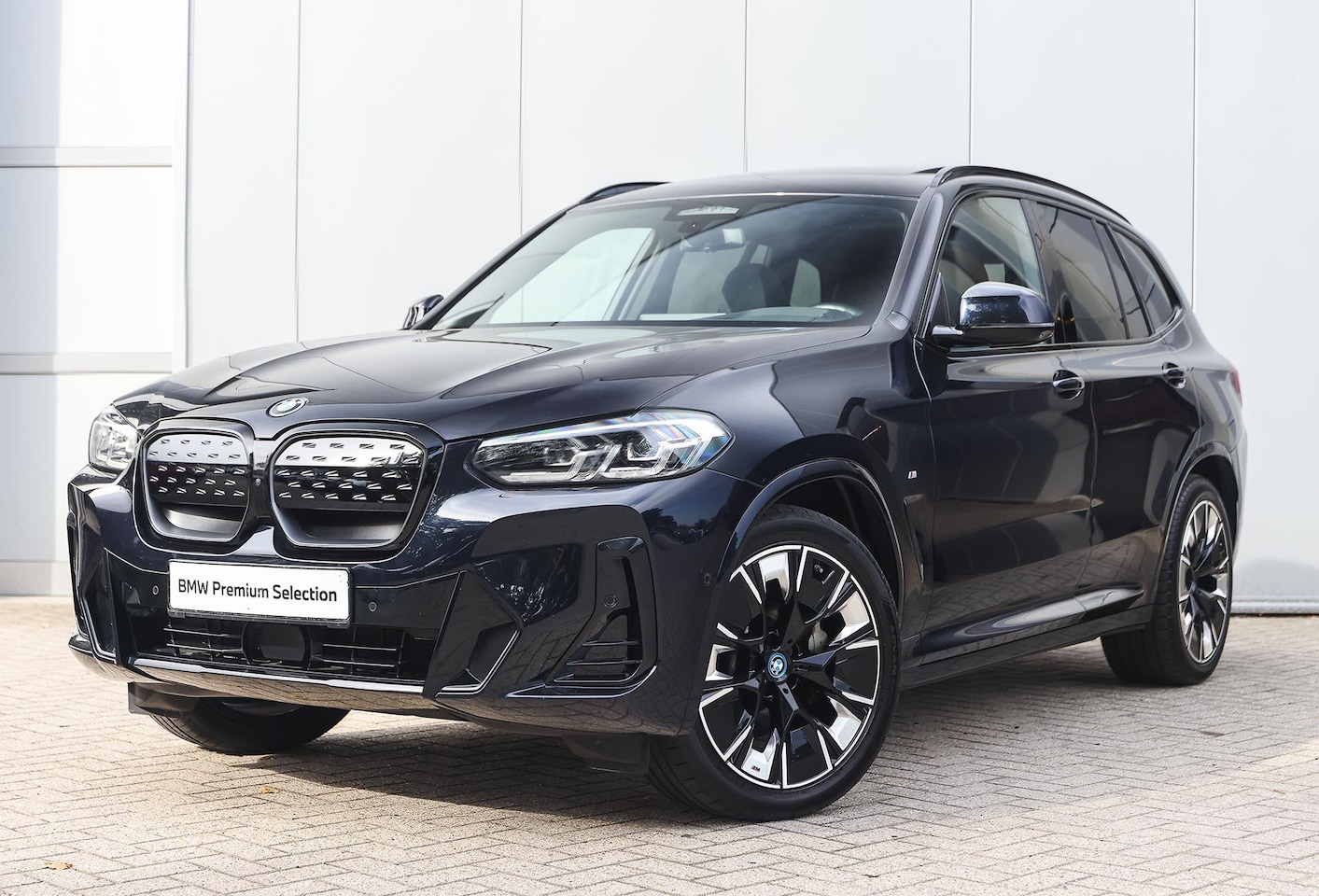 BMW iX3 - High Executive / Sportstoelen / Comfort Access / Adaptieve LED / Head-Up / Harman Kardon / - AutoWereld.nl