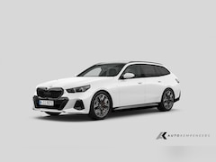 BMW 5-serie Touring - 530 530e xDrive M Sport Pro | Panorama | Alcantara Hemel | Driving Ass. Prof. | 360 Camera