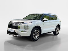 Mitsubishi Outlander - 2.4 PHEV First Edition | NAVI | 4X4 | YAMAHA GELUID | LEER/ALCANTARA | DUAL CLIMATE |