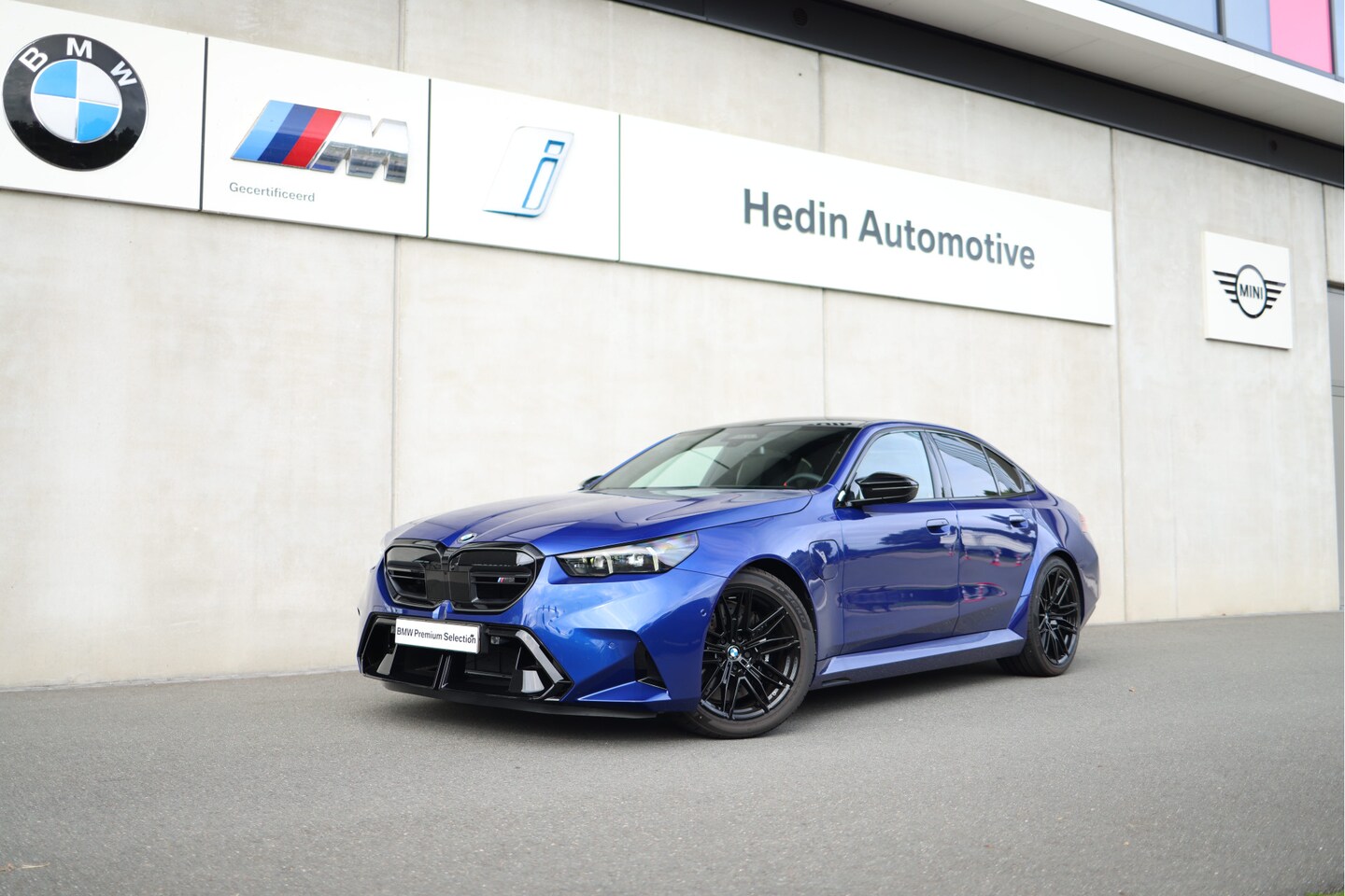 BMW M5 - 5-serie | Bowers & Wilkins Surround Sound System | Glazen panoramadak | Driving Assistant - AutoWereld.nl