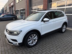 Volkswagen Tiguan - 1.4 TSI DSG LED ACC Pano Camera Carplay