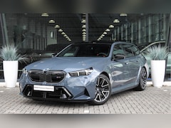 BMW 5-serie Touring - M5 Automaat / M Drive Professional / Trekhaak / Bowers & Wilkins / M Multifunctionele Stoe