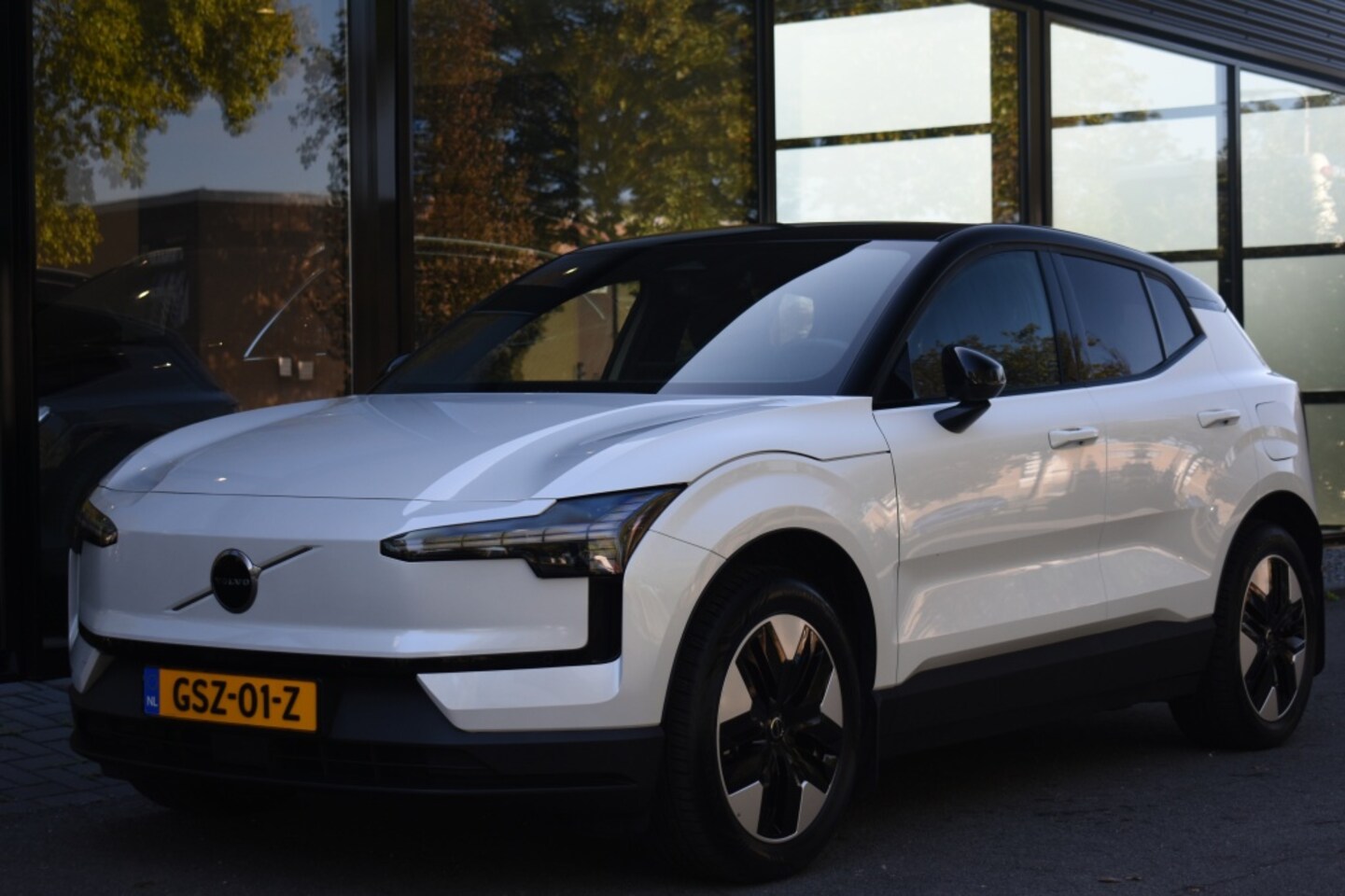 Volvo EX30 - Single Plus 272pk/51kWh | Climate | Keyless - AutoWereld.nl