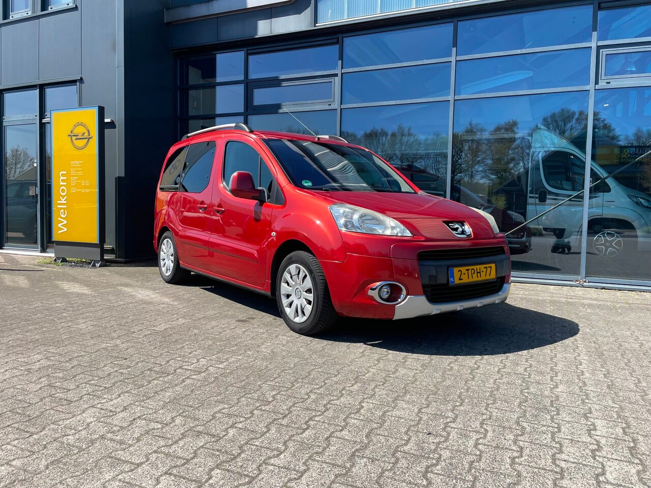 Peugeot Partner Tepee - 1.6 XT trekhaak Airco ECC Cruice Controle - AutoWereld.nl