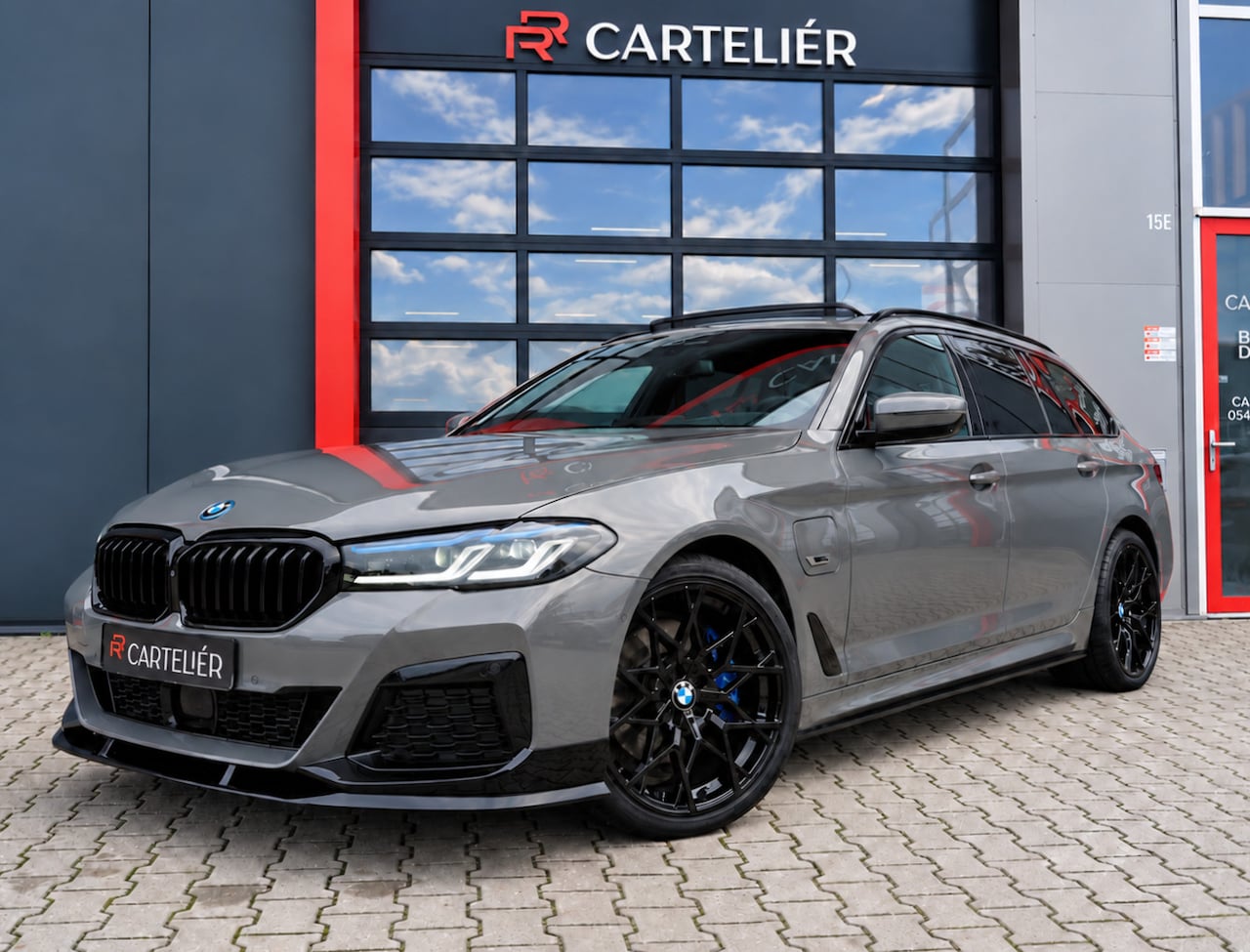 BMW 5-serie Touring - 530e M-Sport | 530e M-Sport | Laser | Pano | ACC | M5 Stoelen | SOH 90% | H&K | 360 Cam | - AutoWereld.nl