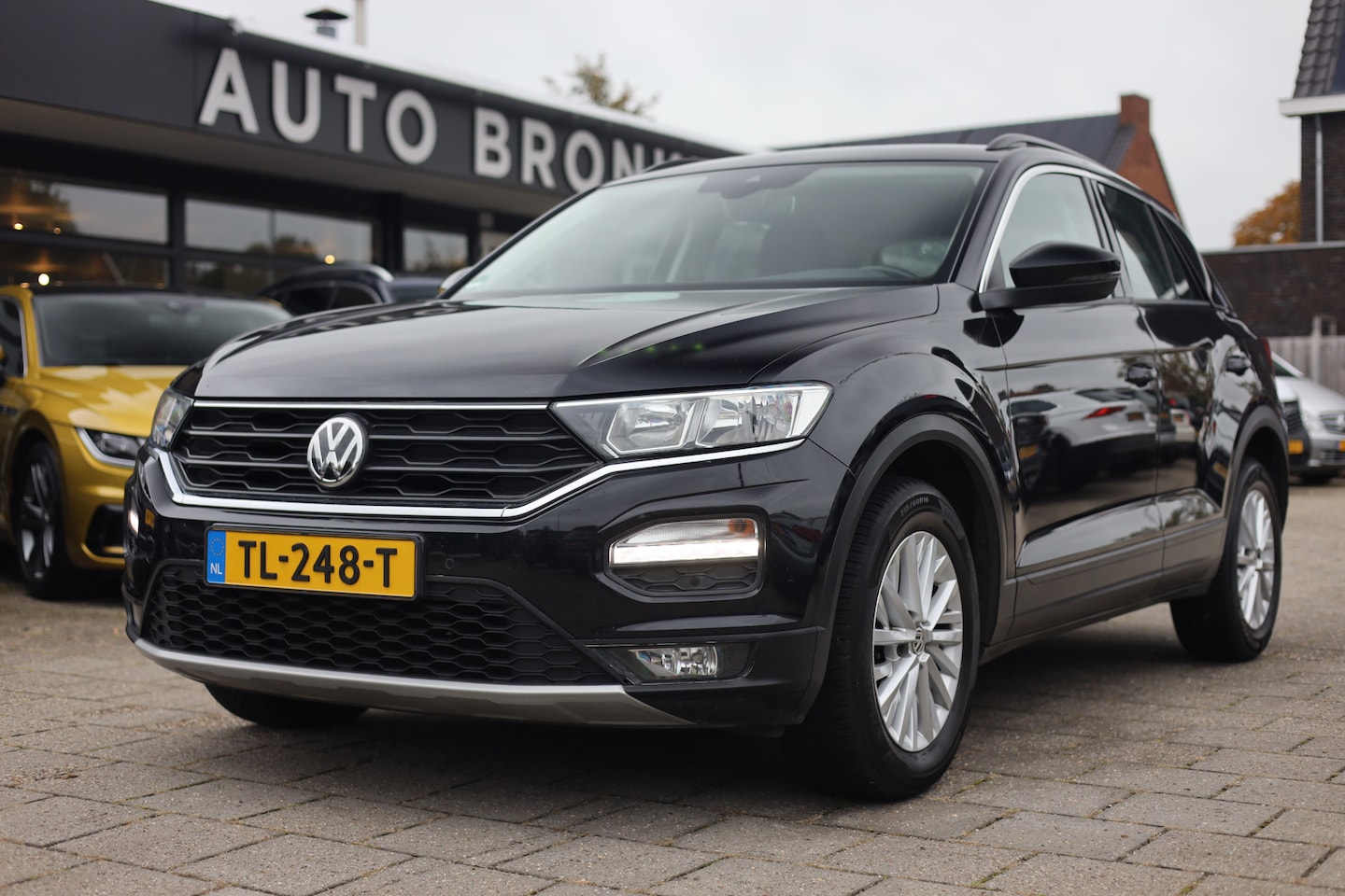 Volkswagen T-Roc - 1.0 TSI STYLE I ACC I TREKHAAK I NAP I CARPLAY - AutoWereld.nl