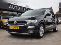 Volkswagen T-Roc - 1.0 TSI STYLE I ACC I TREKHAAK I NAP I CARPLAY | 1e EIG