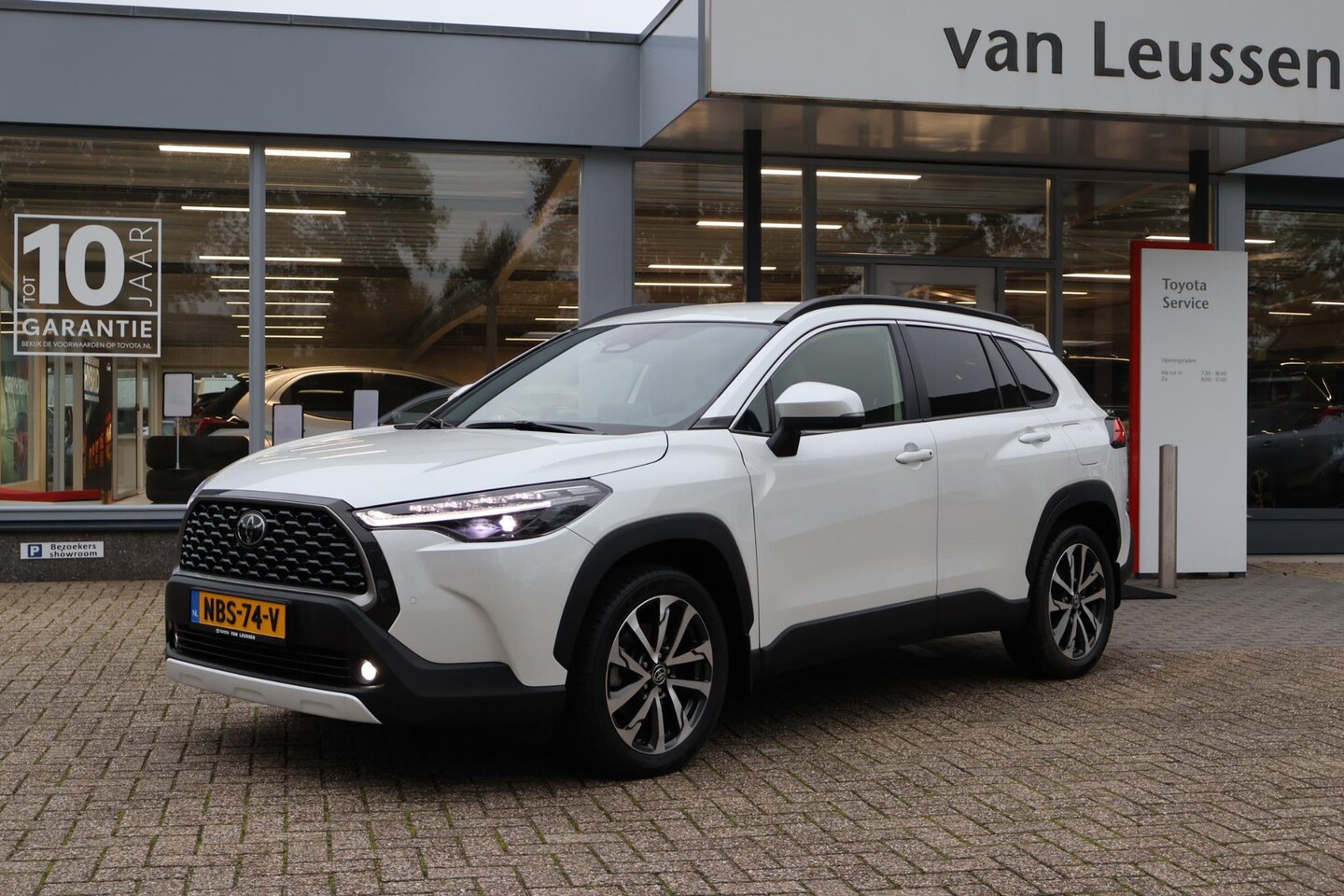 Toyota Corolla Cross - Hybrid 140 Style TREKHAAK STOEL&STUURVERW. DODEHOEK DETECTIE EL-A.KLEP KEYLESS - AutoWereld.nl