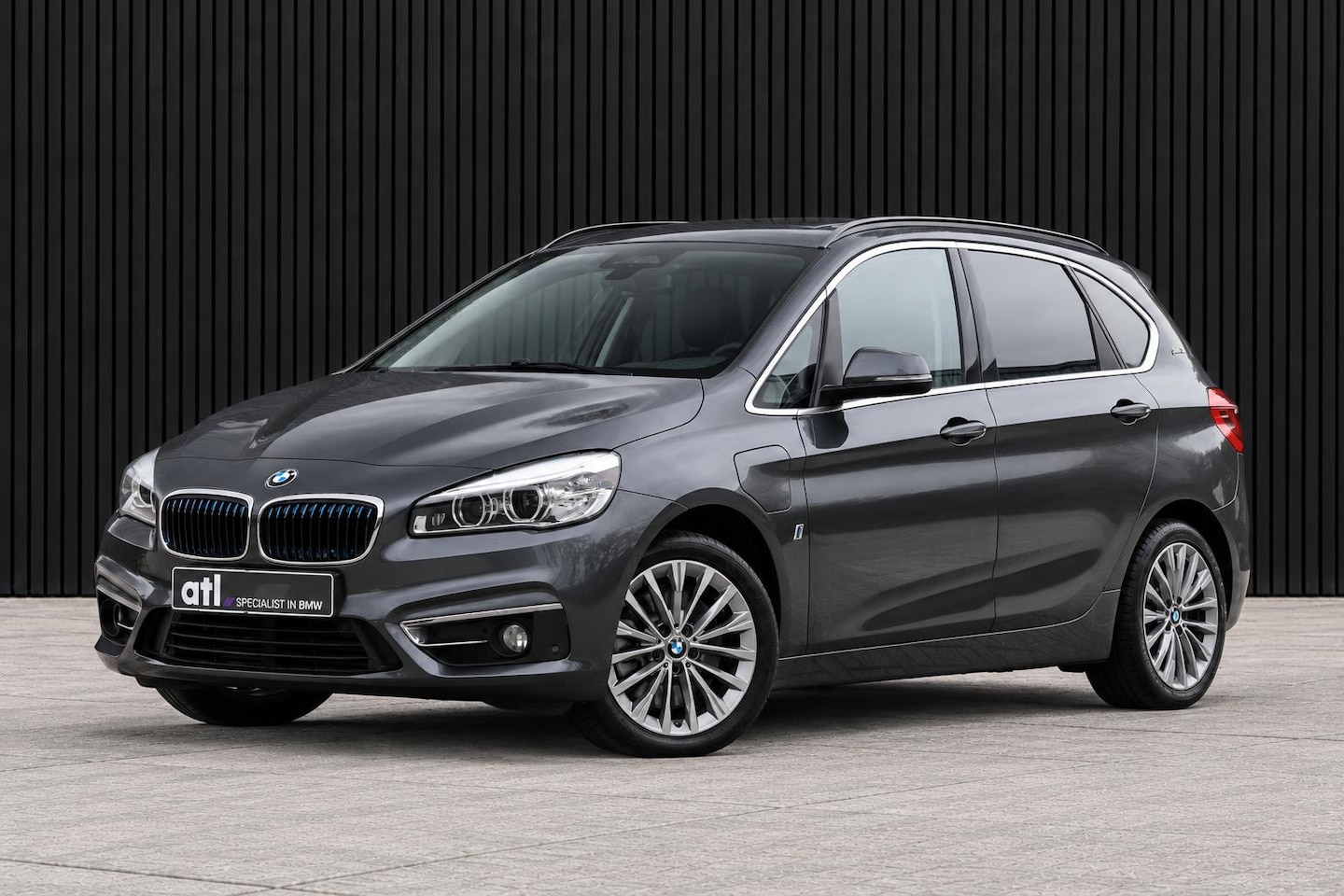BMW 2-serie Active Tourer - 225xe iPerformance Luxury Line | Leder | Pano | Navi Pro | Memory | HUD | ACC | Sportstoel - AutoWereld.nl