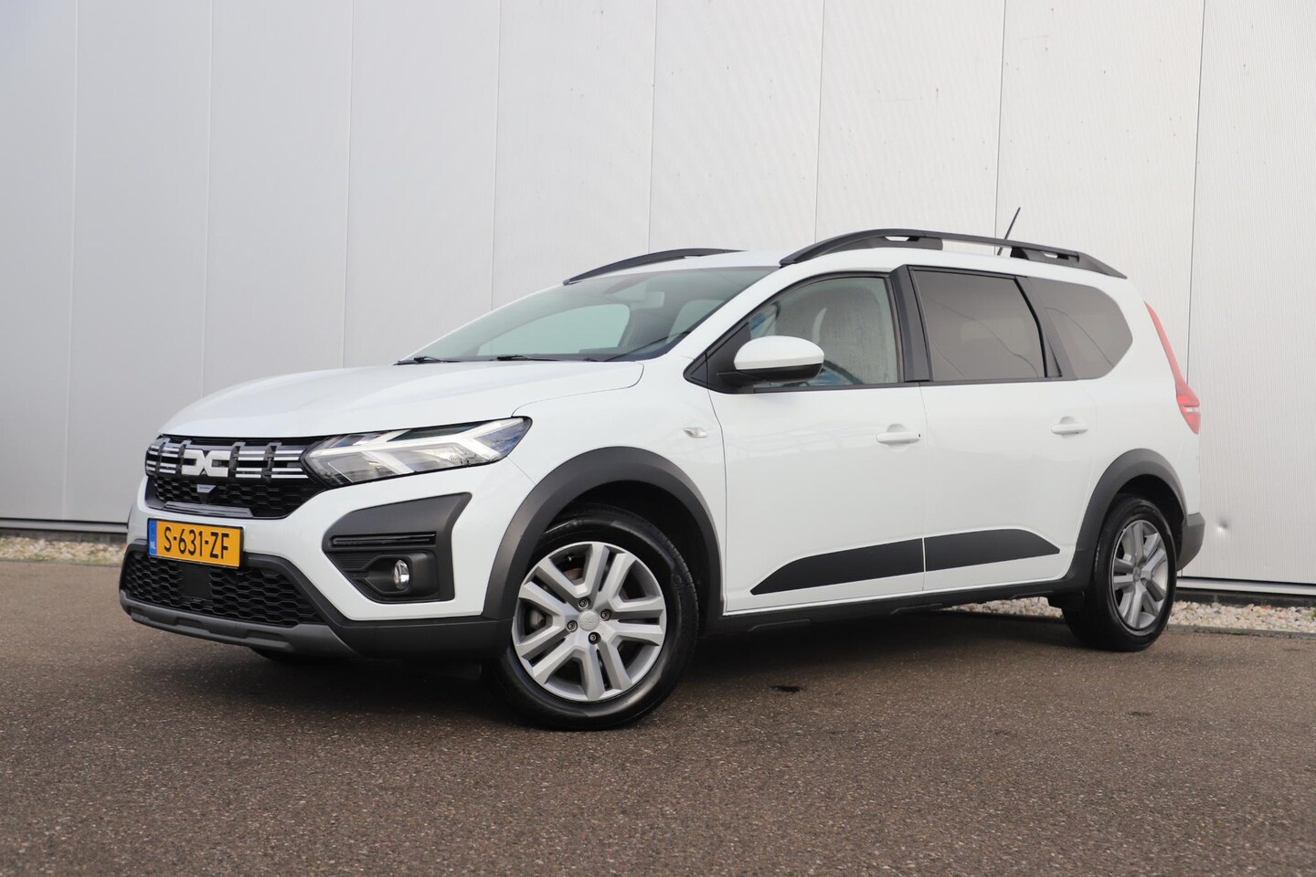 Dacia Jogger - 1.0 TCe 100 ECO-G Expression 7p. 7 Persoons Carplay Android Navigatie Airco Cruise Control - AutoWereld.nl