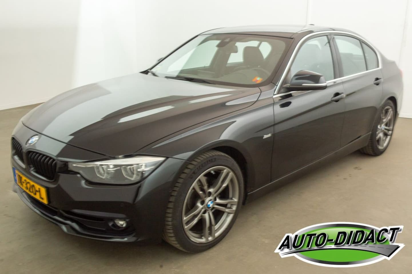 BMW 3-serie - 320d Automaat Navi Camera Clima EDE Executive - AutoWereld.nl