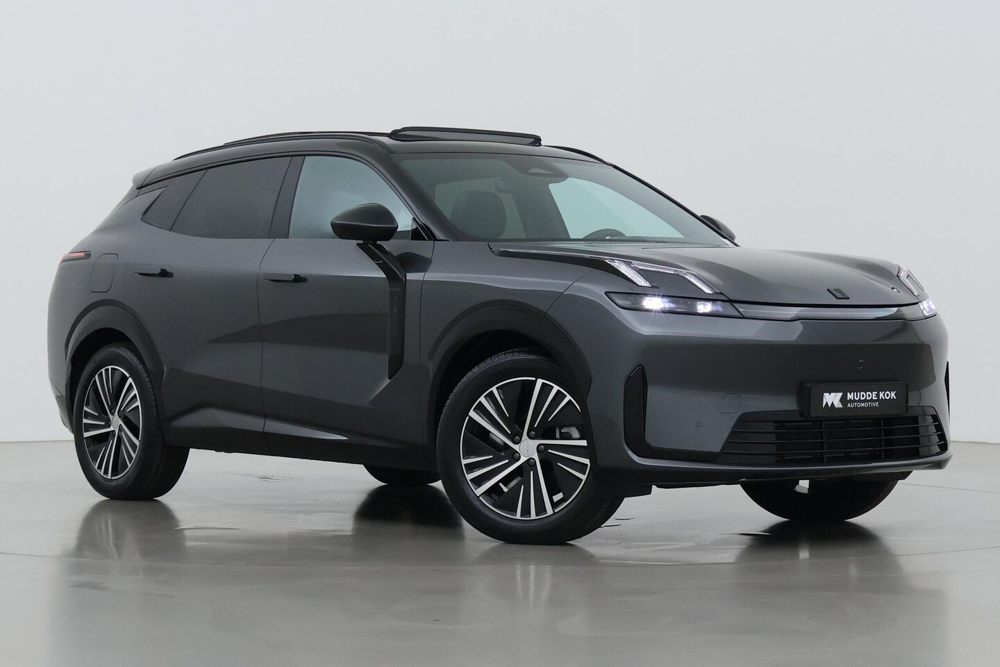 Lynk & Co 08 - 1.5 Core | Panoramadak | 360° Camera | Stoelverwarming | BLIS | Keyless | ACC - AutoWereld.nl