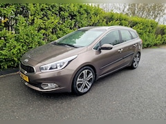 Kia Cee'd Sportswagon - 1.6 GDI Navi Airco Trekhaak
