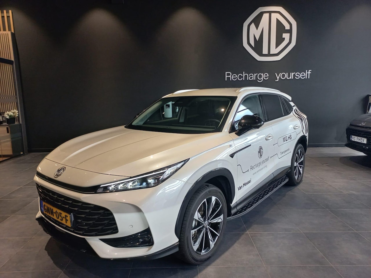 MG MG HS PHEV - 1.5 272pk Aut. Luxury | 100km Electrisch | Led Koplampen | Navi | CarPlay | 360 Camera | S - AutoWereld.nl