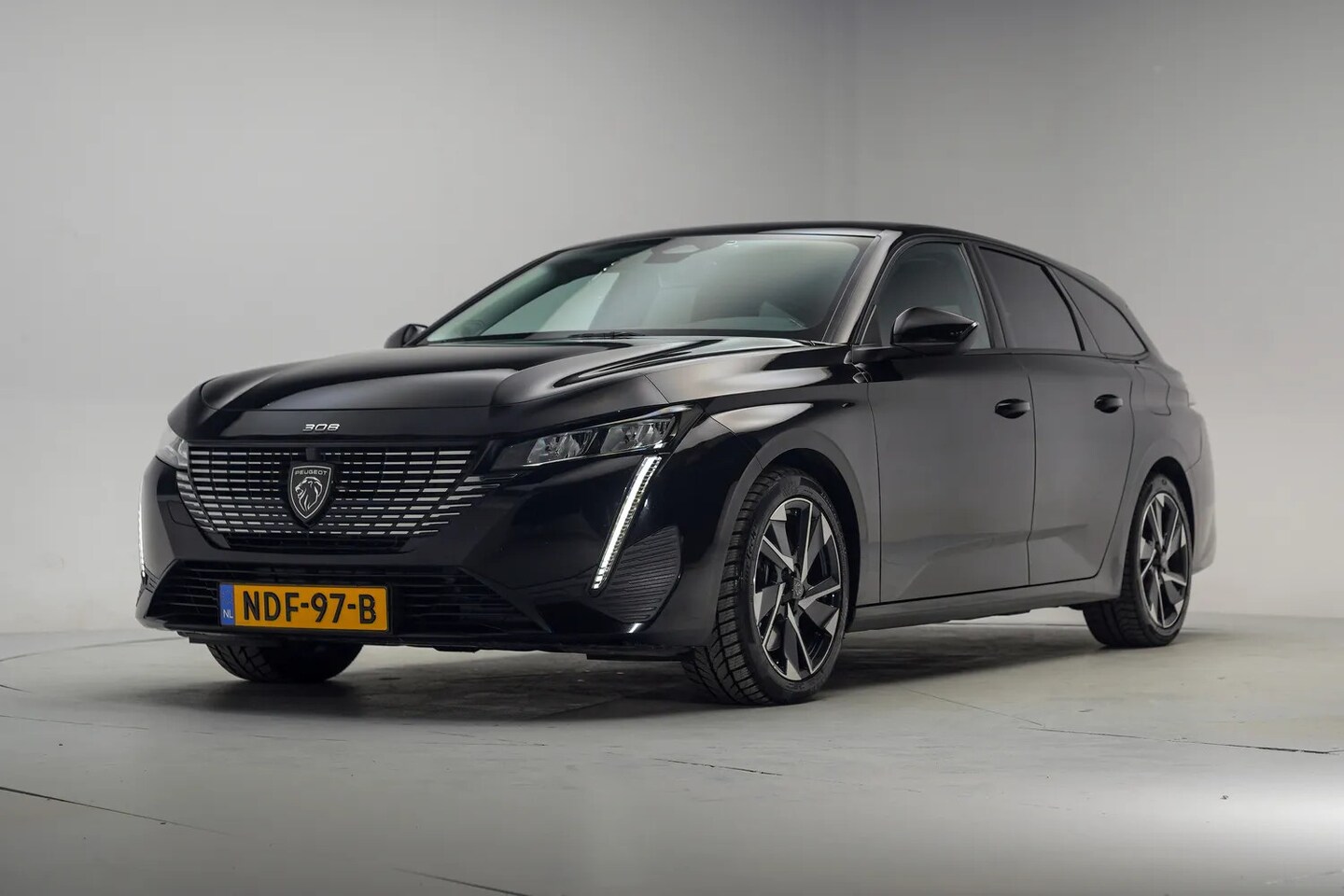 Peugeot 308 - 1.6 Plug-in Hybrid 180 Allure [ Navi Camera Sportstoelen ] - AutoWereld.nl