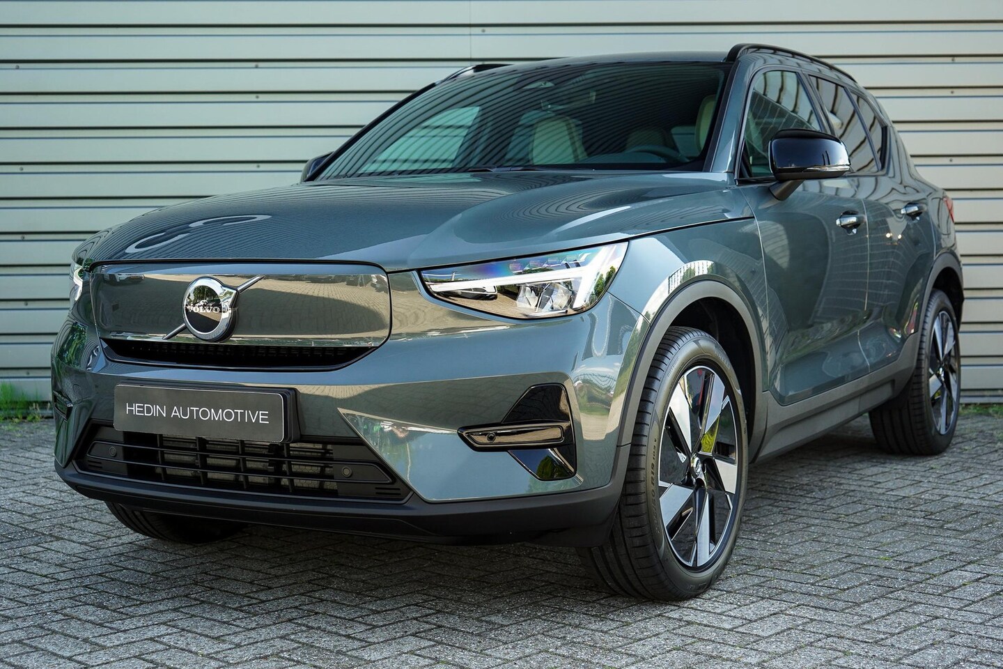 Volvo EX40 - Single Motor Extended Range Plus Europa 252pk | 572km WLTP| 19″ 5-Spaaks | Harman/Kardon | - AutoWereld.nl