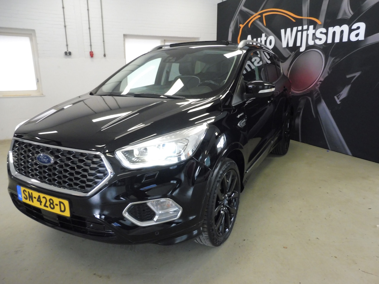 Ford Kuga - 1.5 EcoBoost Vignale 2000kg Trekgew!! Leer | Wegkl trekh. | Pano | LMV 19"| Camera | NL au - AutoWereld.nl