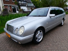 Mercedes-Benz E-klasse Combi - 240 6-Cilinder 170pk Youngtimer Aut. Clima Leder