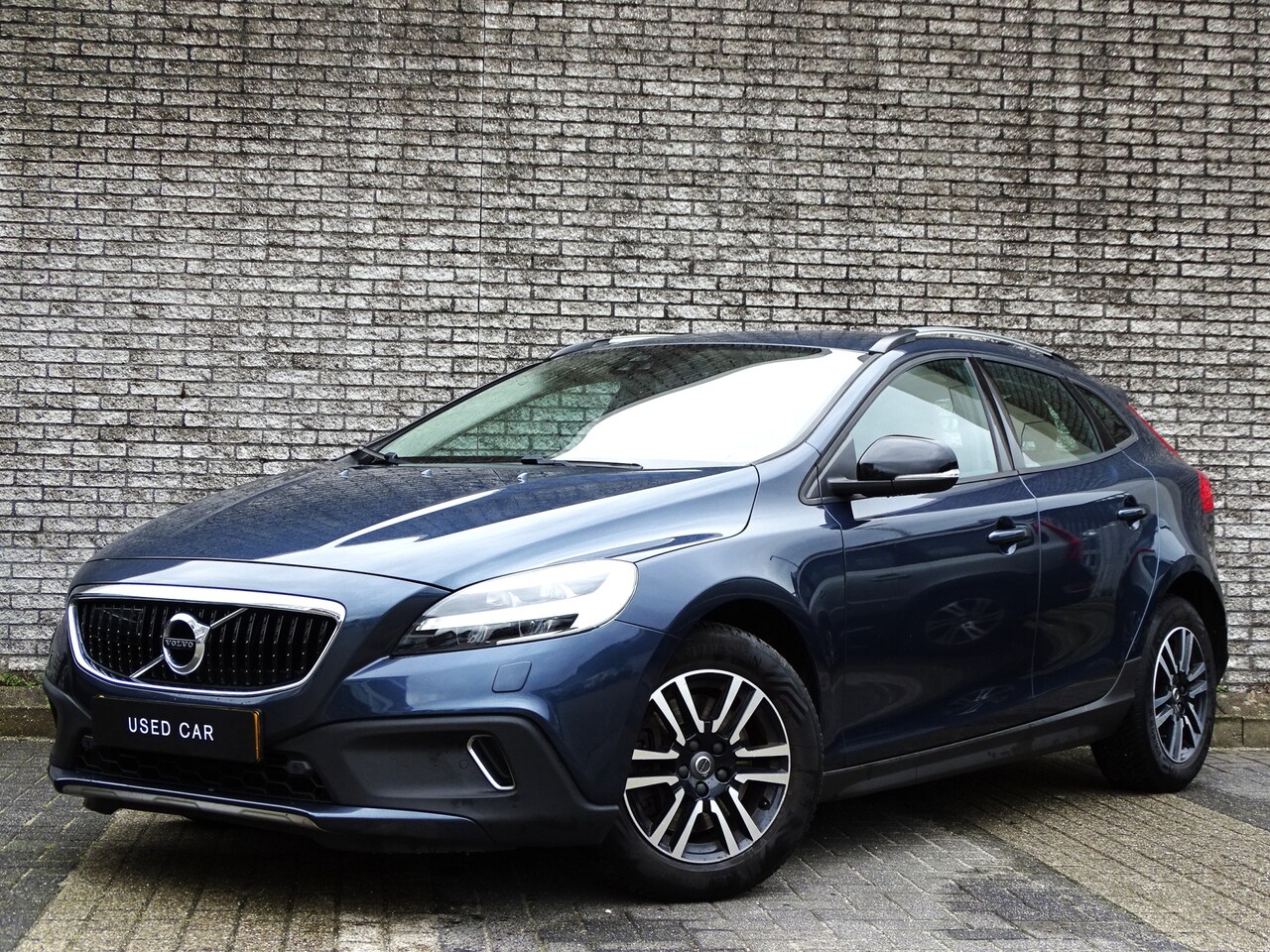 Volvo V40 Cross Country - 1.5 T3 Nordic+ | leder | afn trekhaak | adap cruise | - AutoWereld.nl