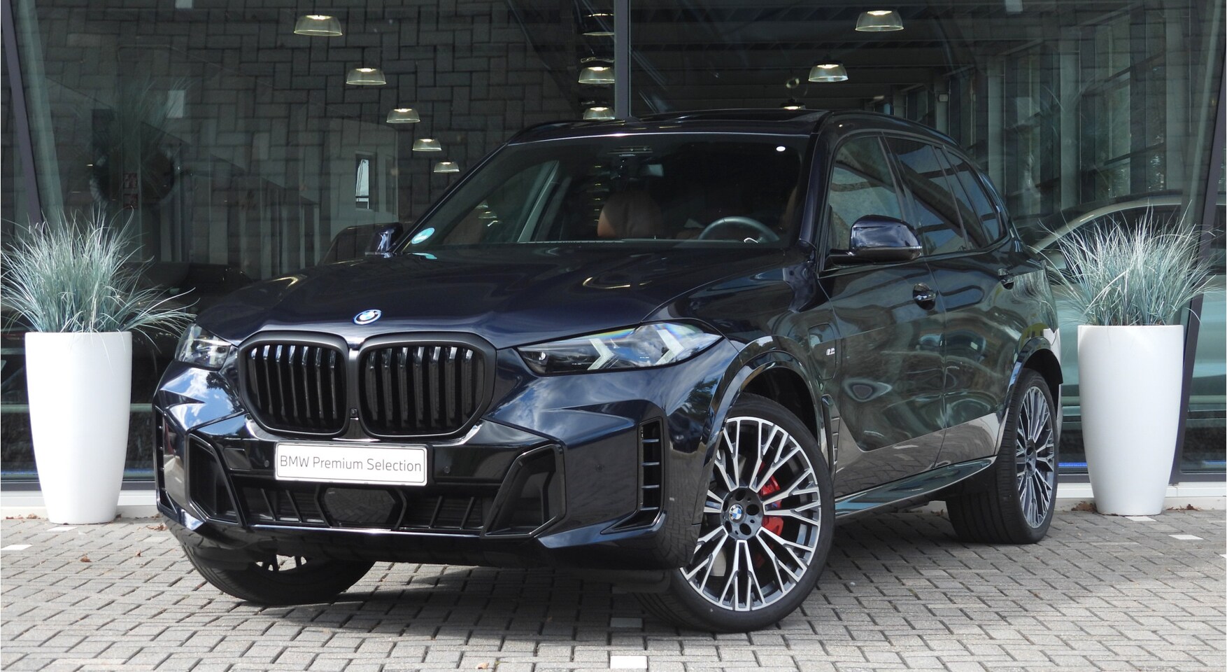 BMW X5 - xDrive50e M Sport Automaat / Trekhaak / Panoramadak Sky Lounge / Comfortstoelen / Comfort - AutoWereld.nl