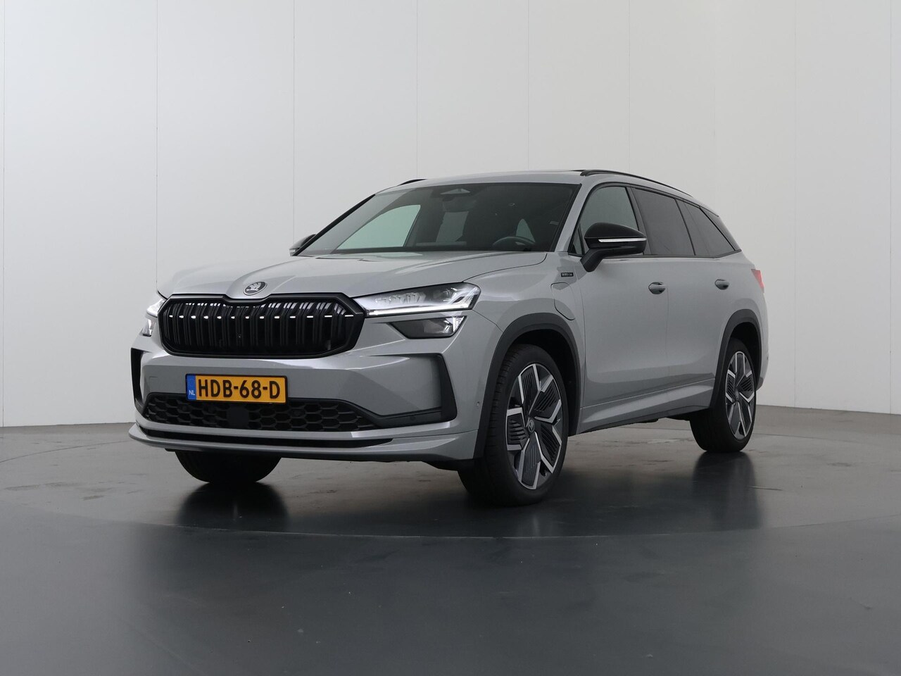 Skoda Kodiaq - 1.5 TSI PHEV Sportline Business | Panoramadak | Elektr. Trekhaak | Adaptieve Cruise Contro - AutoWereld.nl