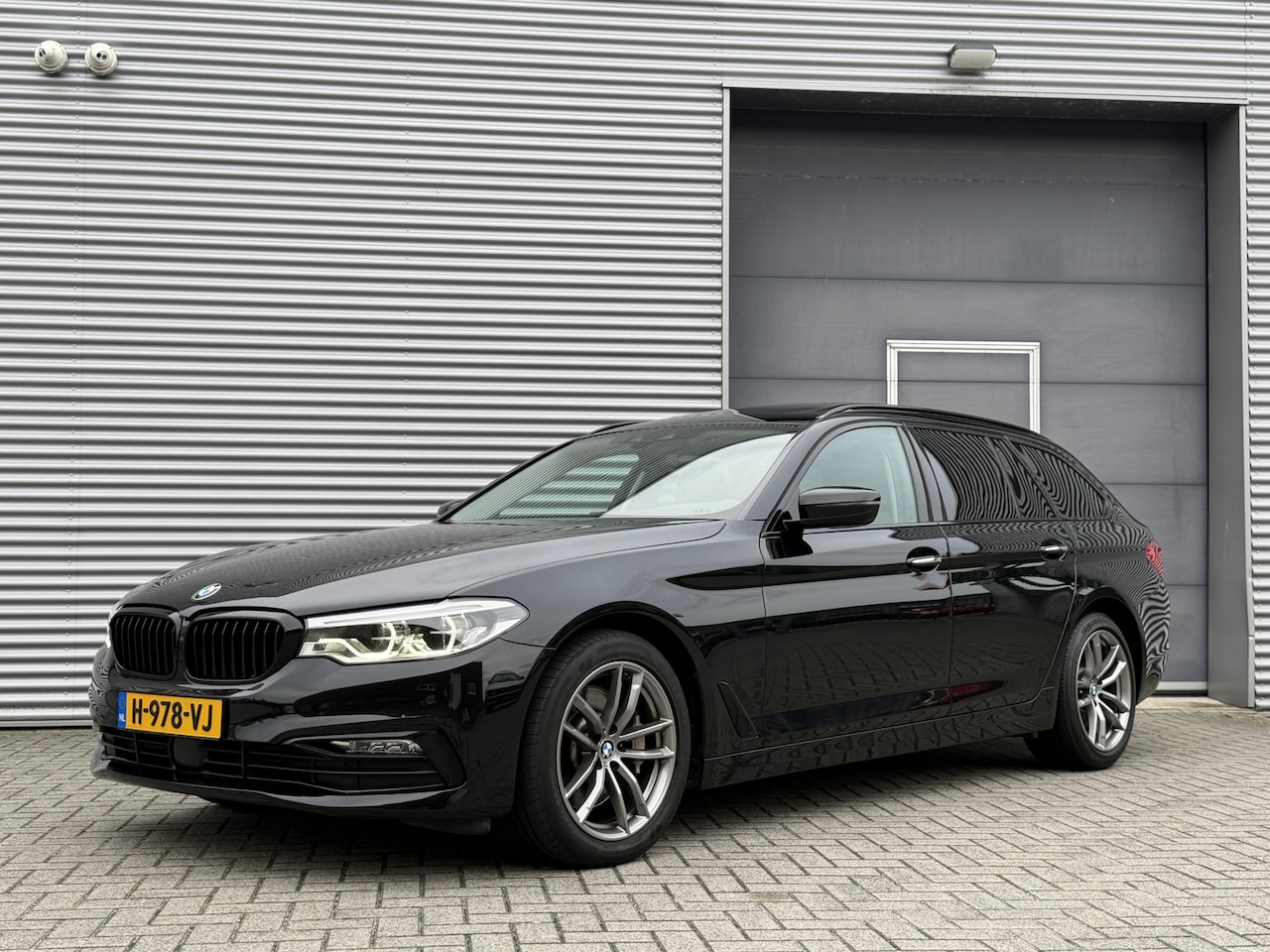 BMW 5-serie Touring - 530d Executive I Aut. I Sport-Line I Pano.dak I HUD I Camera I ACC - AutoWereld.nl