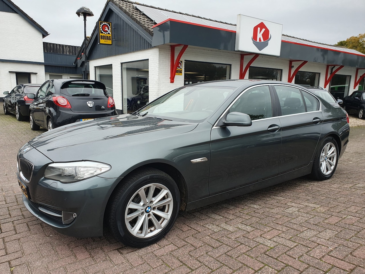 BMW 5-serie - 523i Automaat / Clima / PDC BJ 2011 - AutoWereld.nl