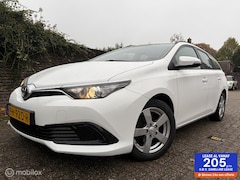 Toyota Auris - 1.3 Now Navigatie / Climate control / 89.500km