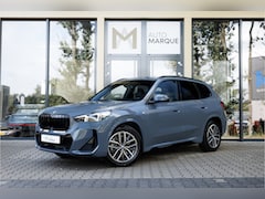 BMW X1 - sDrive20i Aut. 157PK | M Sportpakket | Innovation Pack | Trekhaak | 18" LM Velgen | Adapti
