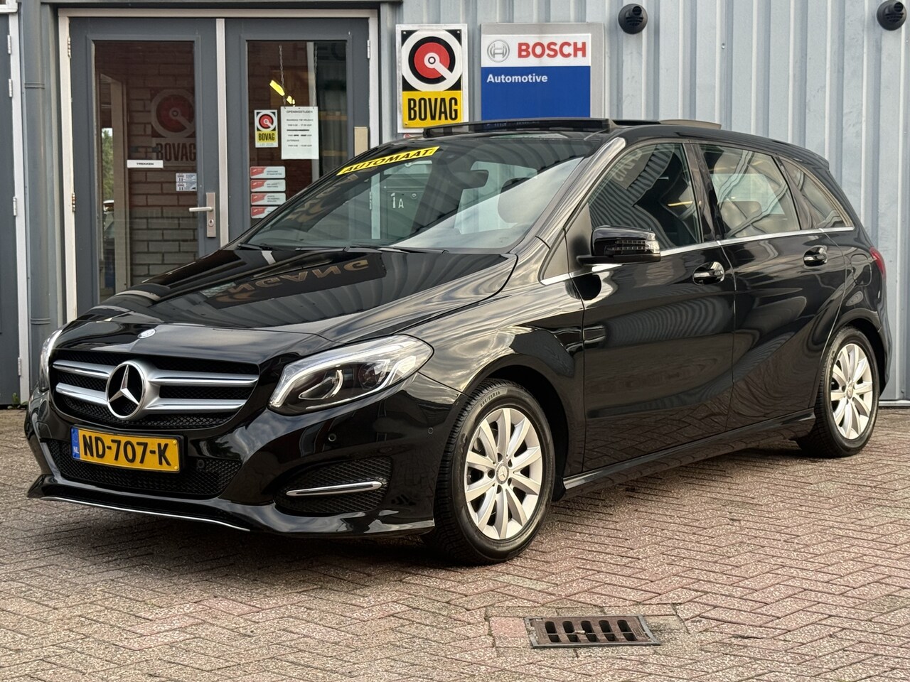 Mercedes-Benz B-klasse - 180 Lease Edition Plus. | AUTOMAAT | PANO | TREKHAAK | CAMERA | NAVI | CRUISE | - AutoWereld.nl